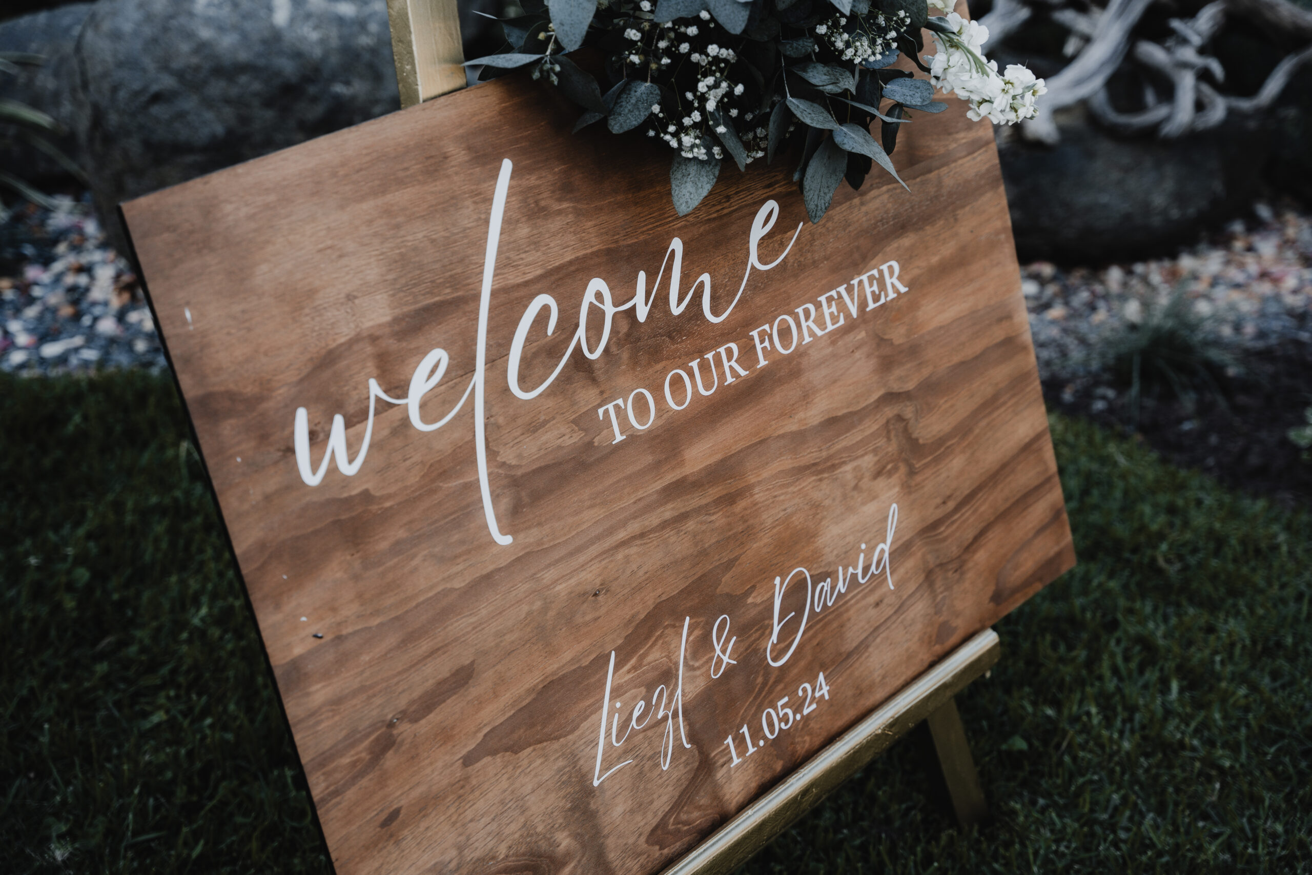 Wooden wedding welcome sign