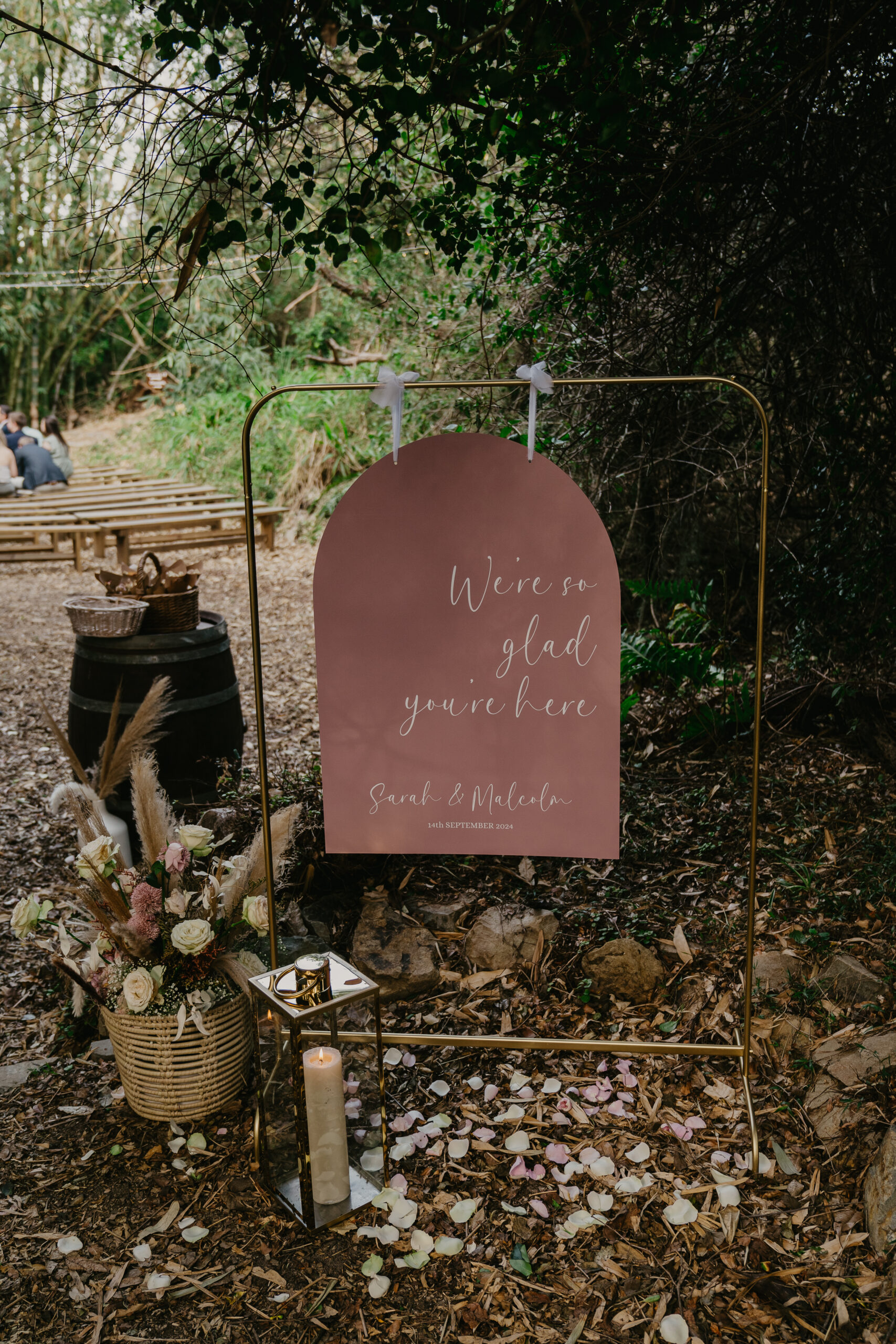 Arch wedding welcome sign