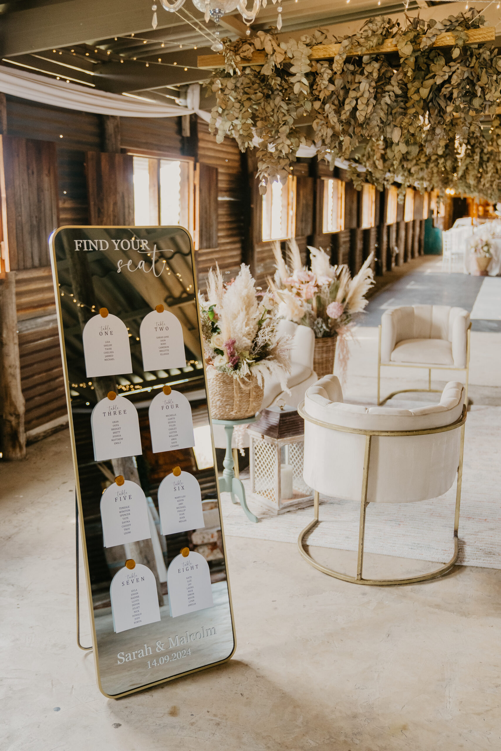 Mirror wedding Find your seat